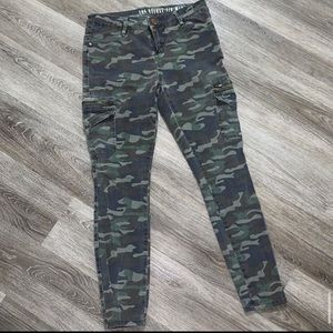 Mid rise stretchy jeans.